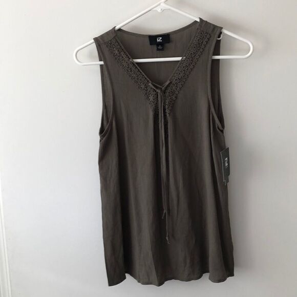 IZ Byer Lace up Tank size S NWT Olive - Picture 1 of 6
